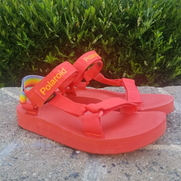 Teva Polaroid Men's 8 Women's 9.5 midform universal sandals